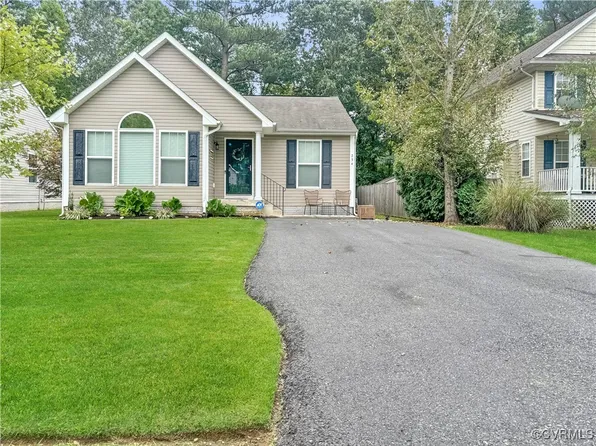 234 5th St, Colonial Beach, VA 22443