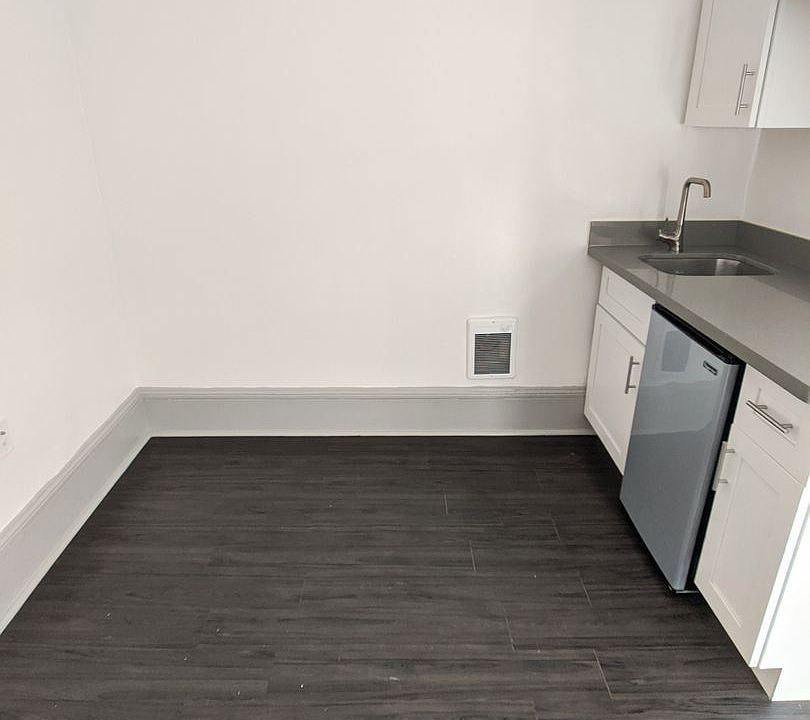2nd image of 1010 Bush St #311