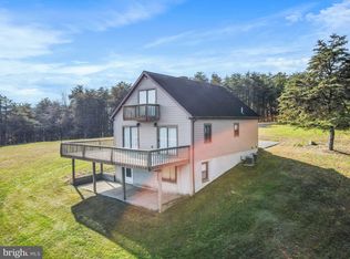 768 Old Mill Manor Dr, Berkeley Springs, WV 25411