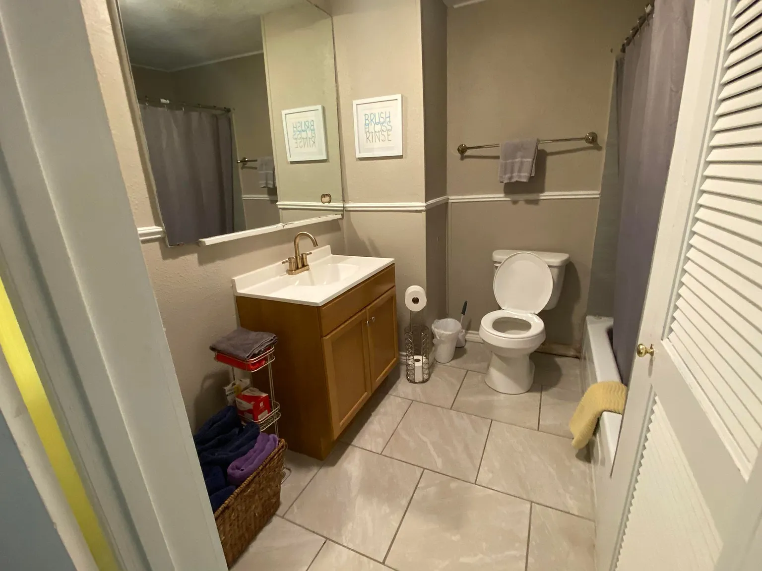 4 bed, 2.5 bath, 1860 sqft, $4,400 — Photo 3