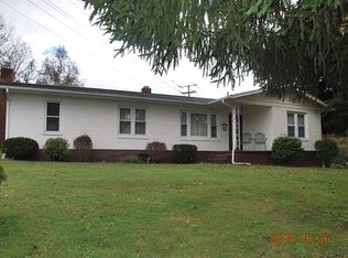 114 Fairview St, Richlands, VA 24641