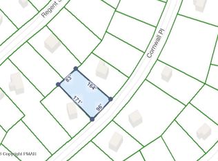 750 Cornwall Pl, Bushkill, PA 18324