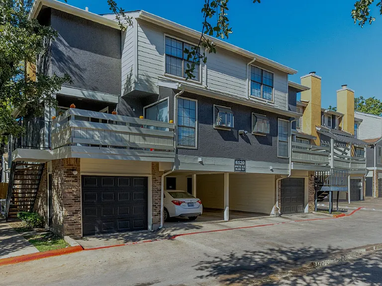 Ridgmar Townhomes 168 LLC — Photo 8