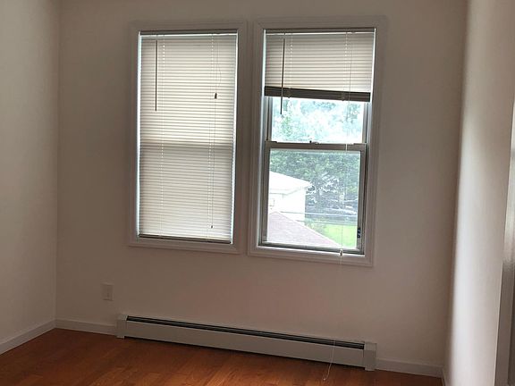 5th image of 14928 45th Ave #1