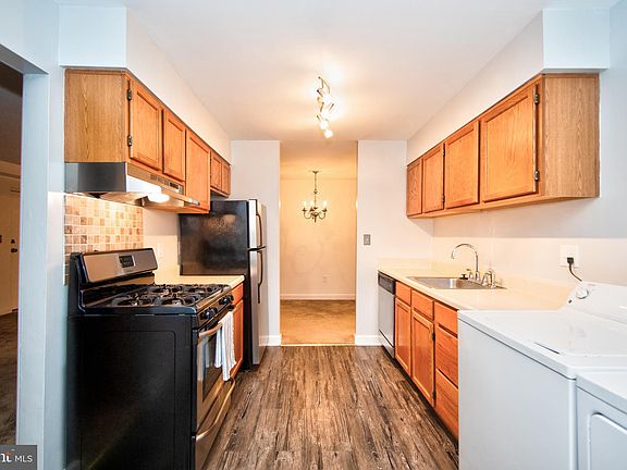 2nd image of 110 Royal Oak Dr APT D