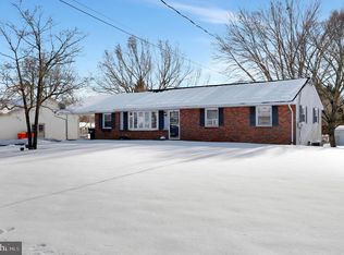 1560 Brenda Dr, Greencastle, PA 17225