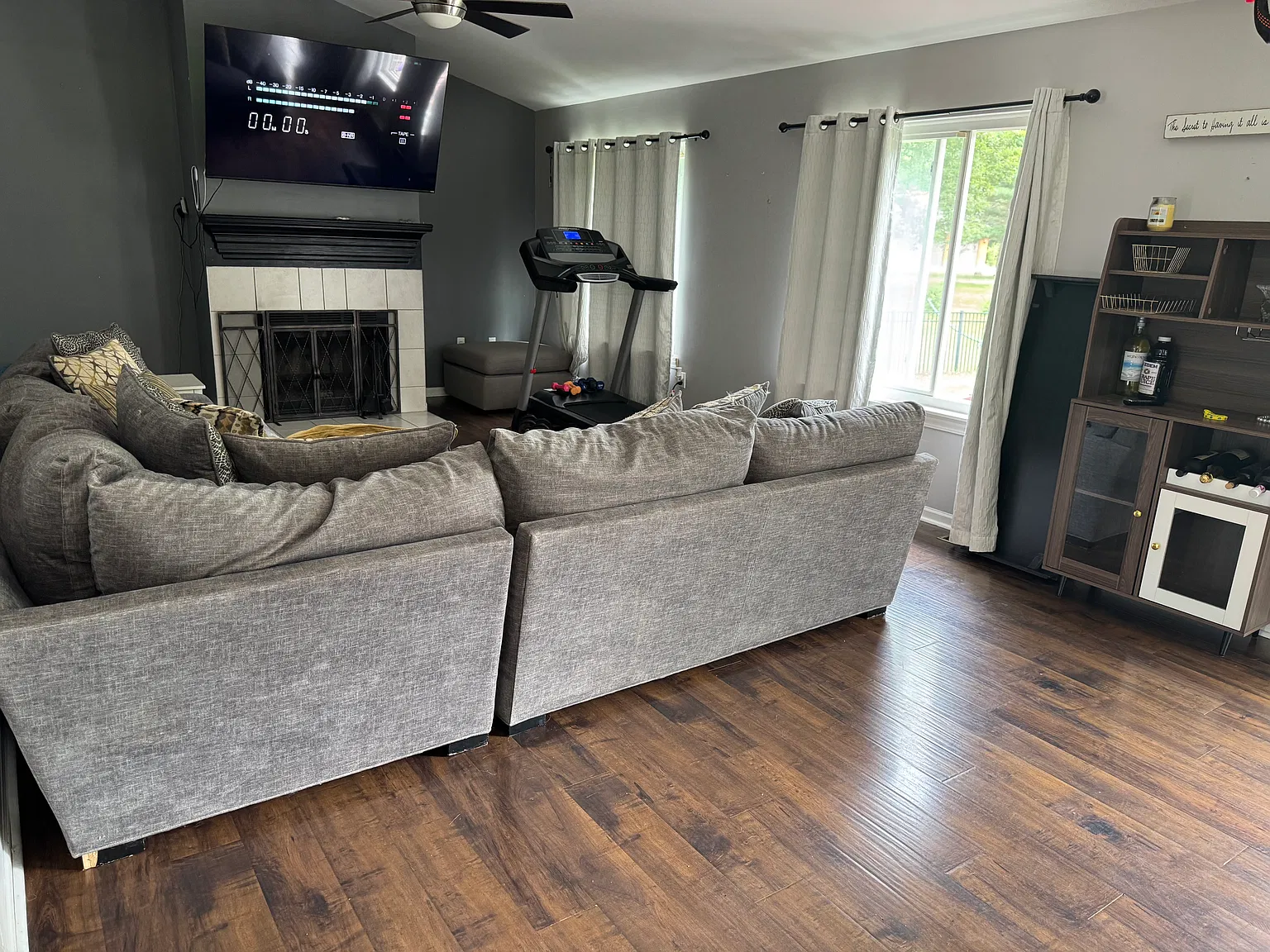 3 bed, 1600 sqft, $3,200 — Photo 4