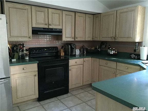 2nd image of 11 Carlisle Dr
