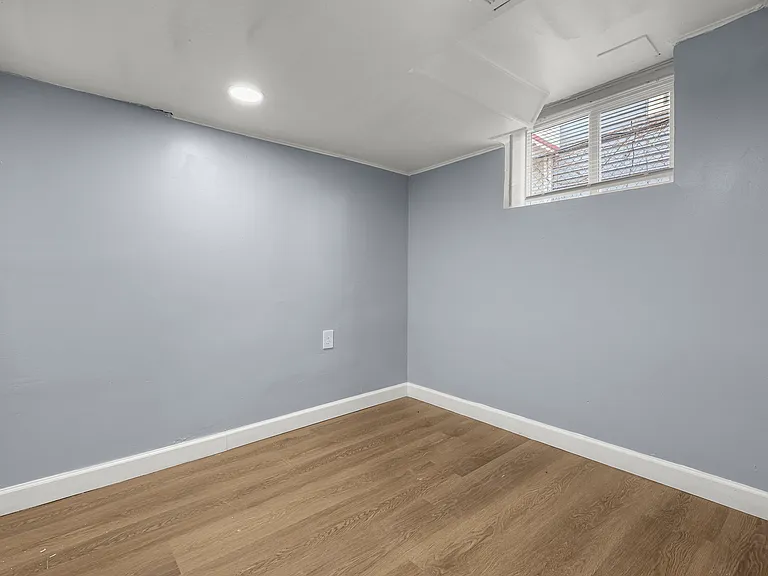 425 Vester St — Photo 9