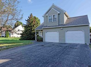 103 Cooks Ct, Waterford, NY 12188