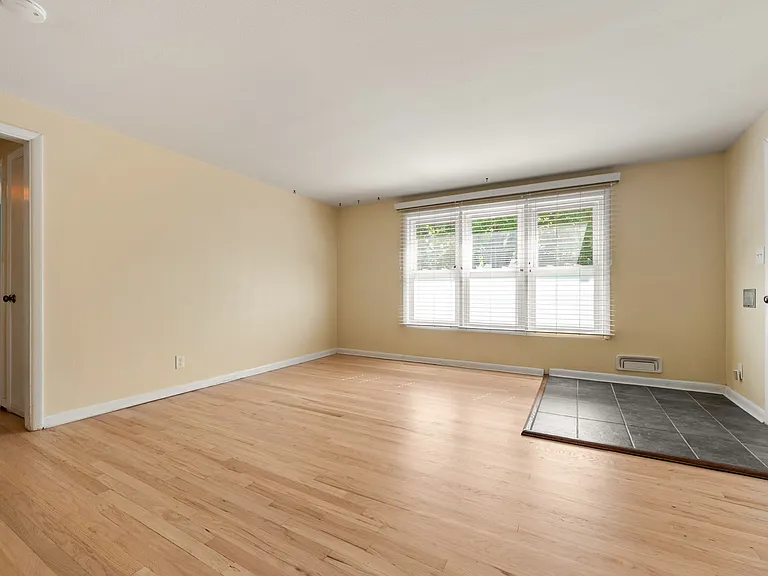 2140 Robin Dr — Photo 20