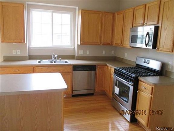 5th image of 8256 Blue Jay Dr