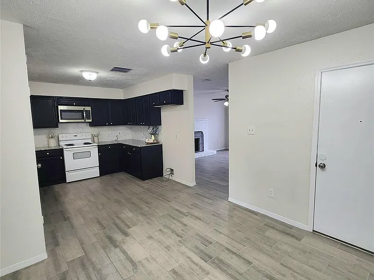 10047 Emerald Creek Dr — Photo 8