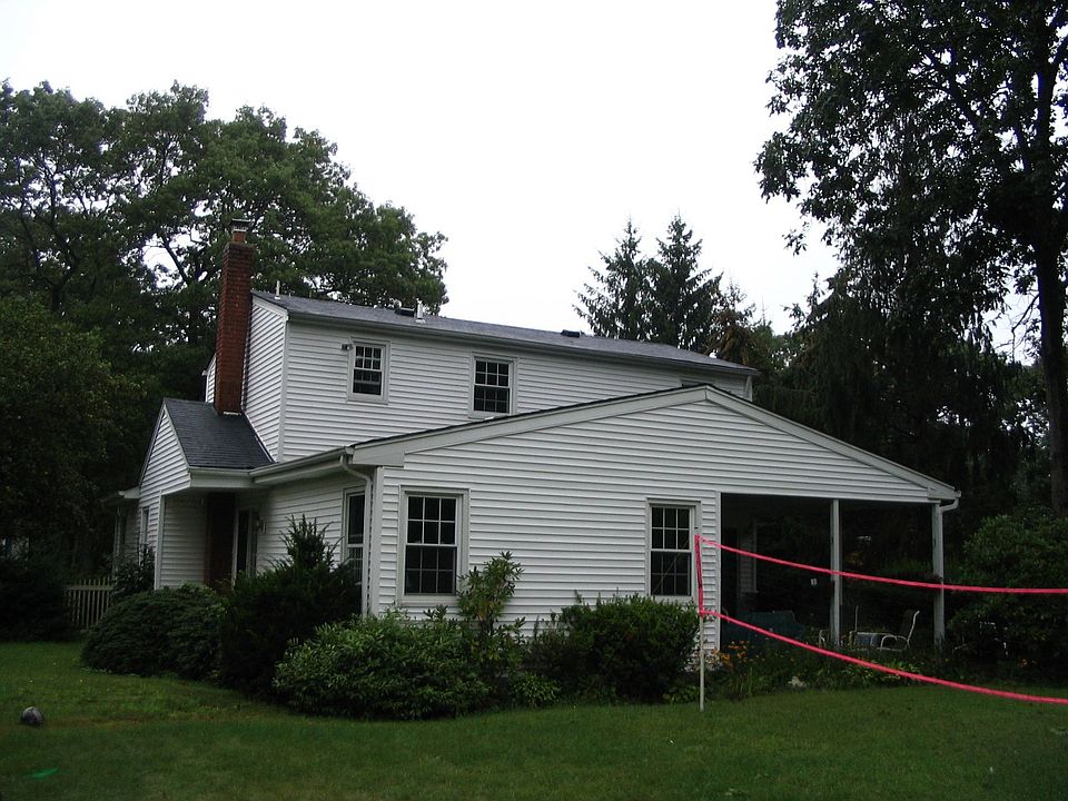 2nd image of 123 Roseland Ln