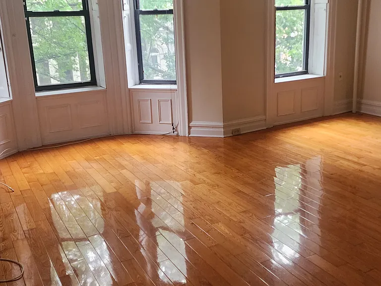409 Hancock St #2 — Photo 8