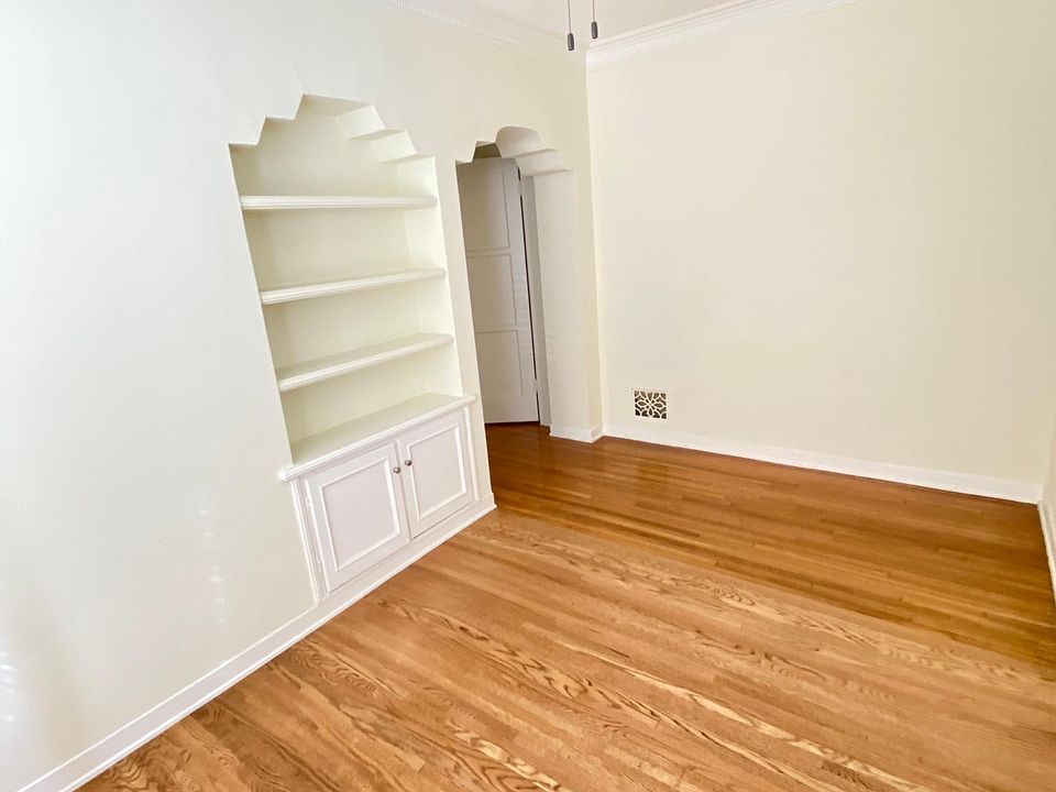 1st image of 920 Alandele Ave #920