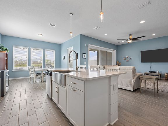 3rd image of 405 Rum Runner Way St