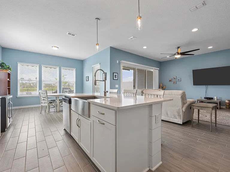 405 Rum Runner Way St — Photo 3