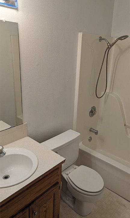2nd image of 1181 E Wilson St