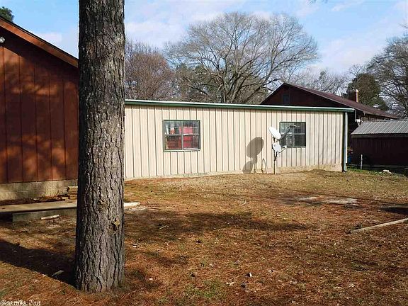 5th image of 215 E Lake Ln