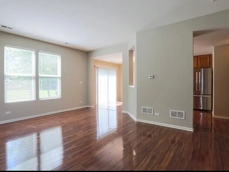 565 Conservatory Ln — Photo 15