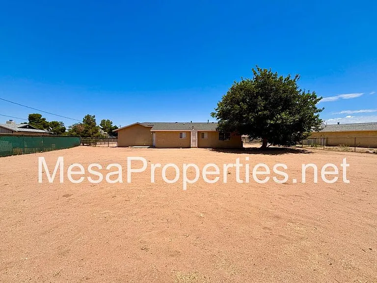22189 Tajanta Ct — Photo 25