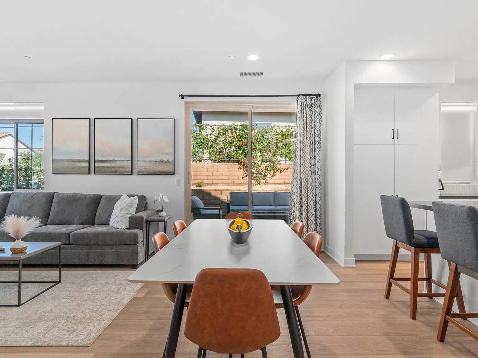 2 bed, 1222 sqft, $7,000 — Photo 2