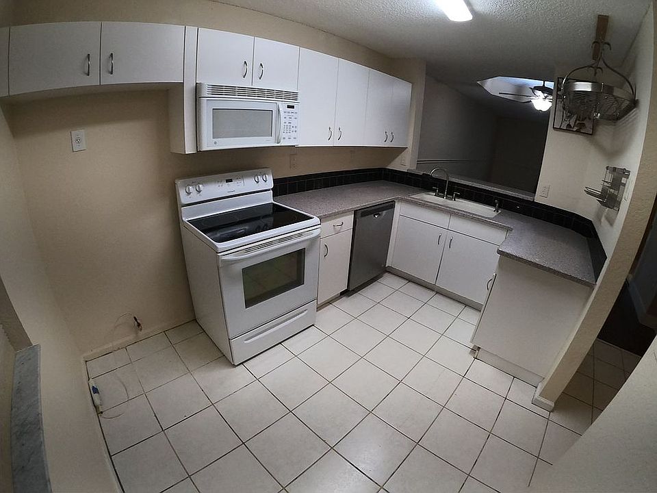 1st image of 12061 SW 140th Ter #6-20