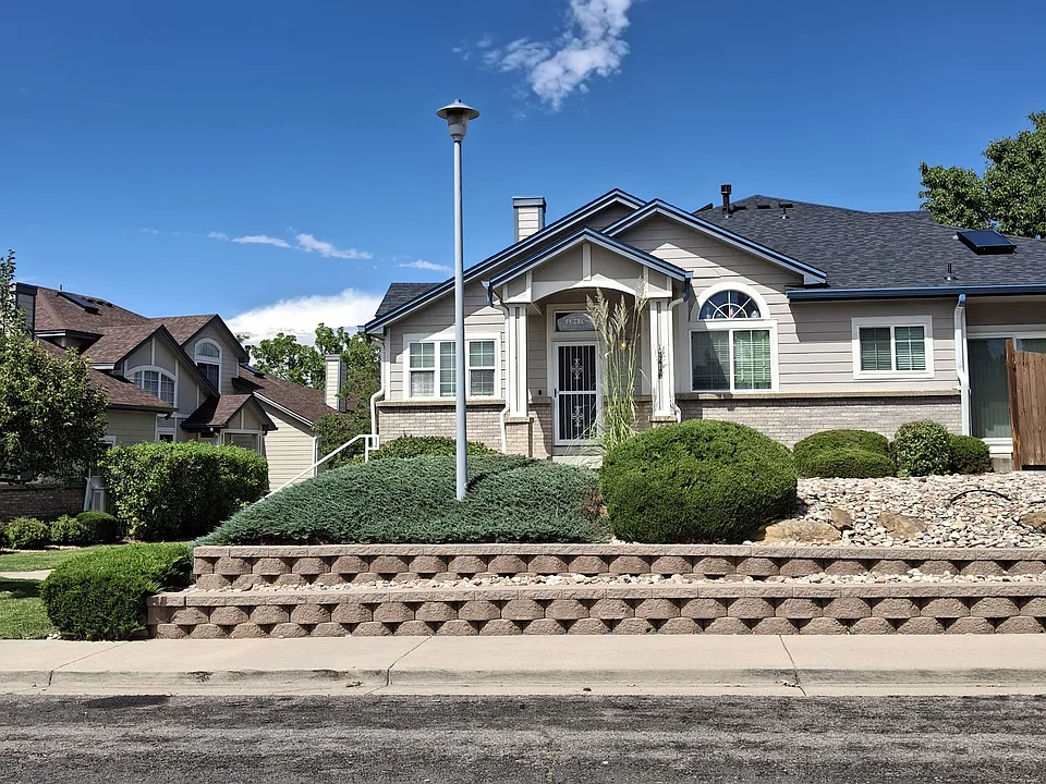 18416 E Bethany Pl