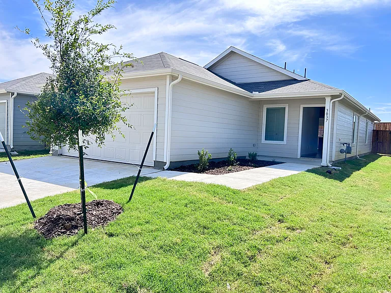 3037 Tokara St — Photo 1