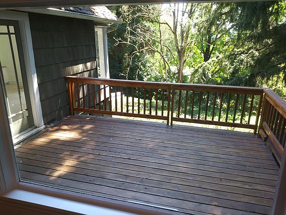 Balcony off living area