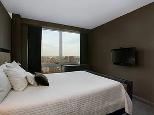 Rented by Corcoran | media 37