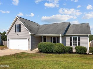 580 Copper Creek Dr, Raeford, NC 28376