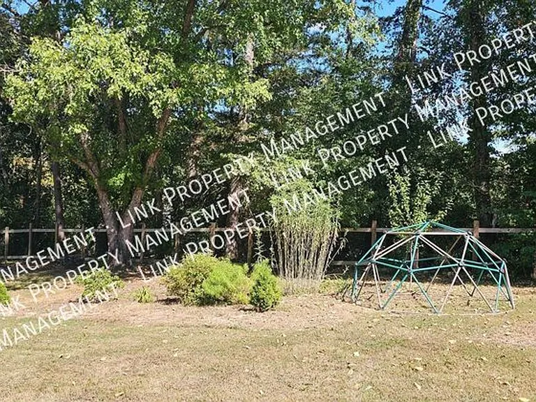 9328 Berkshire Cir — Photo 55