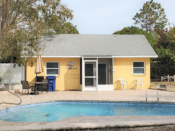 3rd image of 181 Cocoanut Ave #D