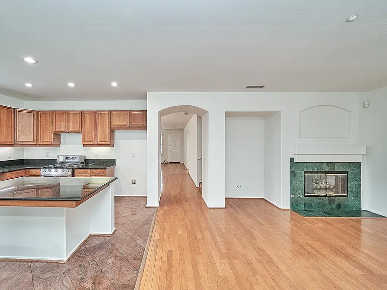 7455 Chanteclair Ct — Photo 23