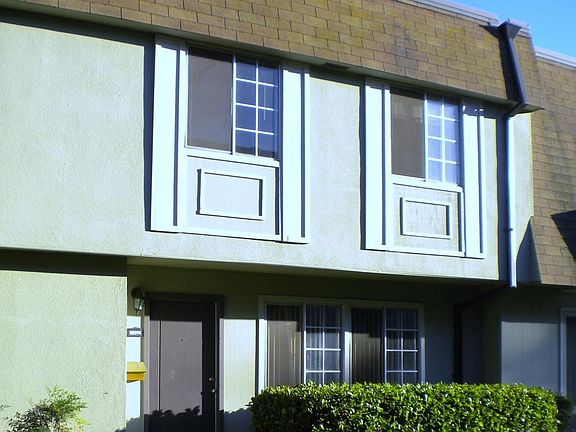2nd image of 8809 Salmon Falls Dr Unit E