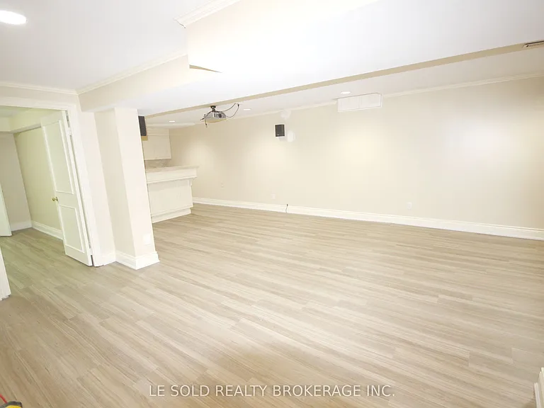 10 McDougall Ct — Photo 24
