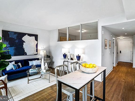 3rd image of 1625 Eckington Pl NE #314