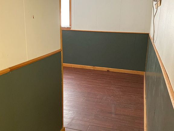 2nd image of 657 W 4th St #10576360