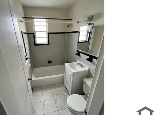 811 Barnaby St SE, Washington, DC