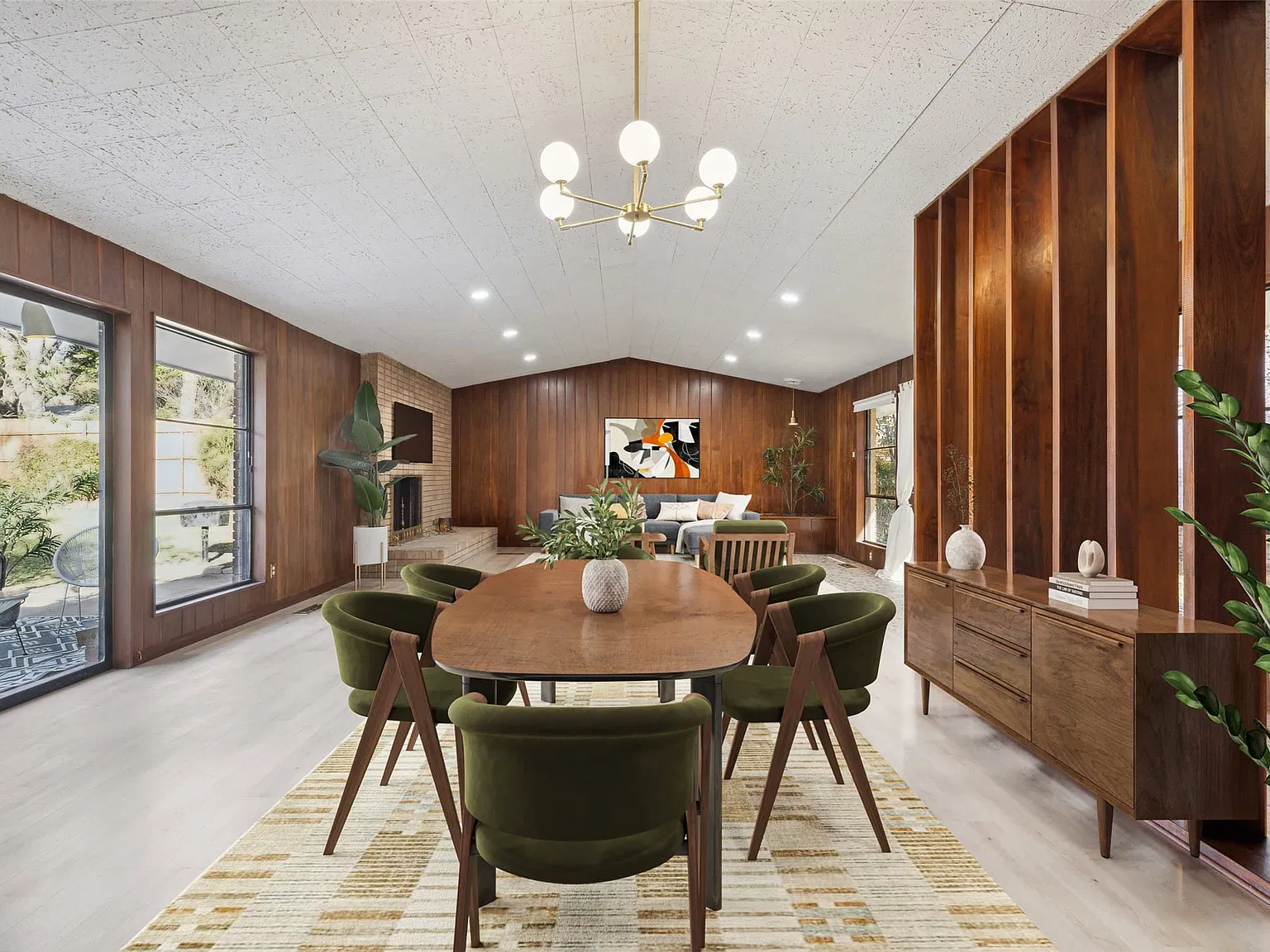 3 bed, 2.0 bath, 2077 sqft, $3,100 — Photo 4