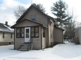 406 E Wallace St, New London, WI 54961
