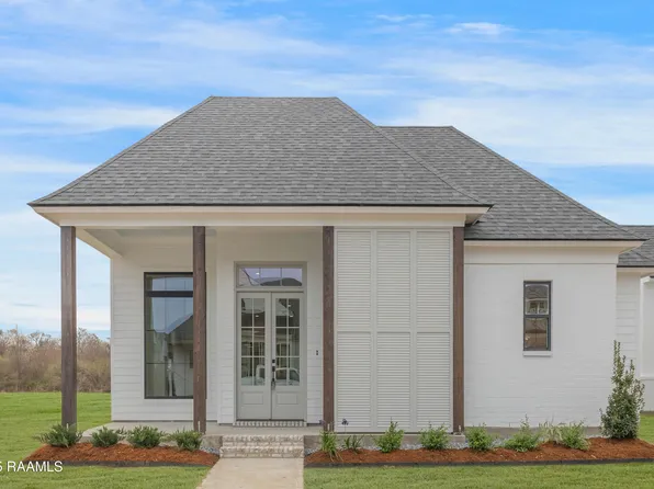 109 Shadow Bend Dr, Broussard, LA 70518
