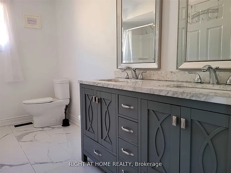 1080 Glenashton Dr #UPPER — Photo 28