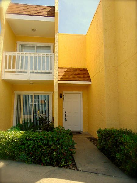 1st image of 4141 Whiteley Dr APT 203