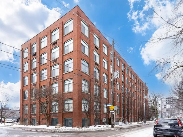 24 Noble St #304, Toronto, ON M6K 2C8