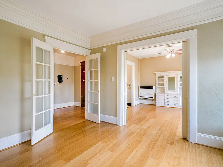 Raintree Apartments — Photo 2