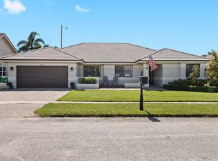 1601 W Oak Knoll Cir, Davie, FL 33324