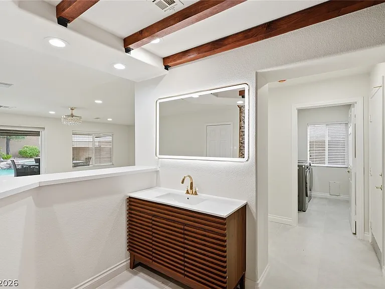 9081 Lawton Pine Dr — Photo 6